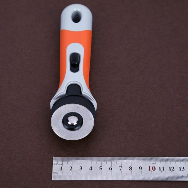 28/45mm Quilters Rotary Cutter Fabric Cloth Cutting Sewing Tools Quilting Fabric Circular Patchwork Leather Craft Tool 5