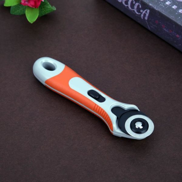 28/45mm Quilters Rotary Cutter Fabric Cloth Cutting Sewing Tools Quilting Fabric Circular Patchwork Leather Craft Tool 4